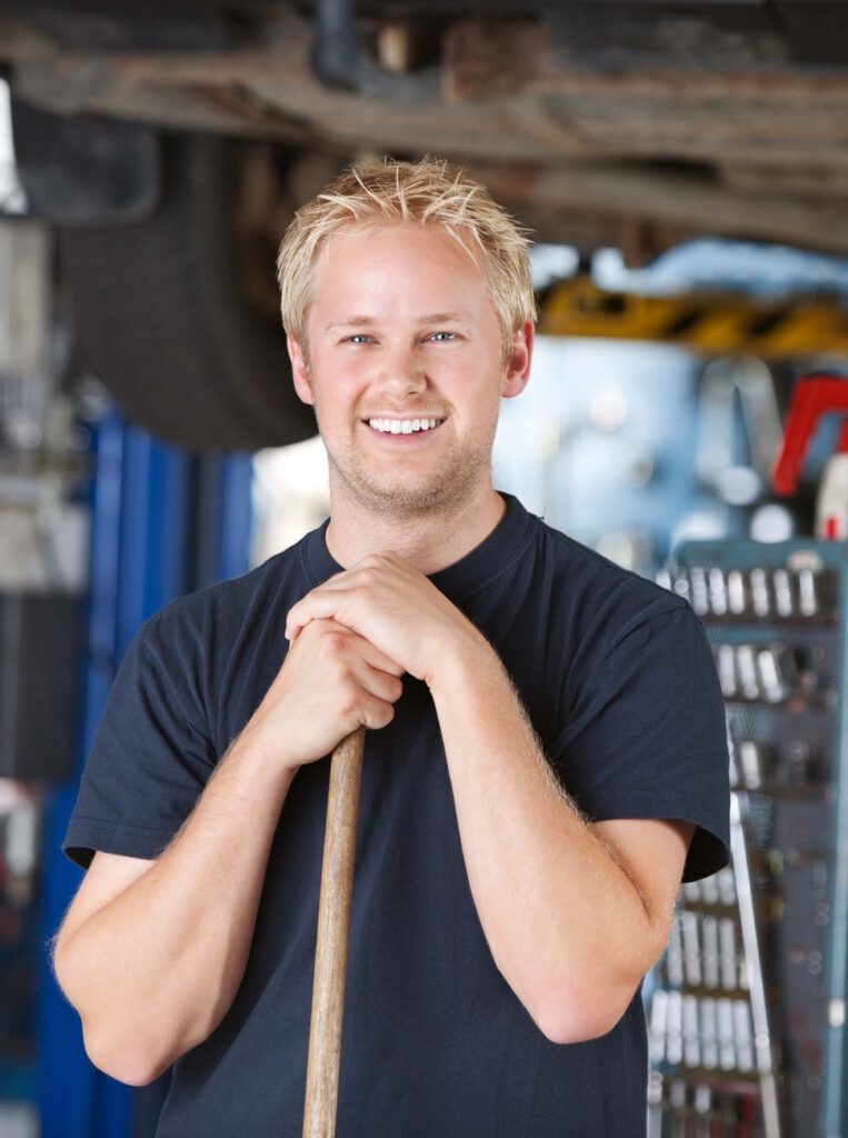 Kurt & Söhne Dienstleistungen Lübeck, Gebäudereinigung, Hausmeisterdienste, Hausmeister, Wachdienst, Ordner, Grünpflege, Gartenpflege, Winterdienst und mehr
